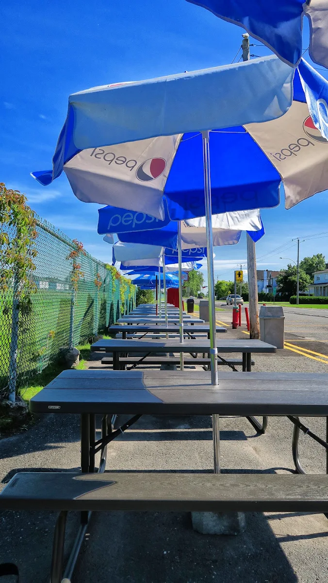 Vibe, Restaurant M. Patate