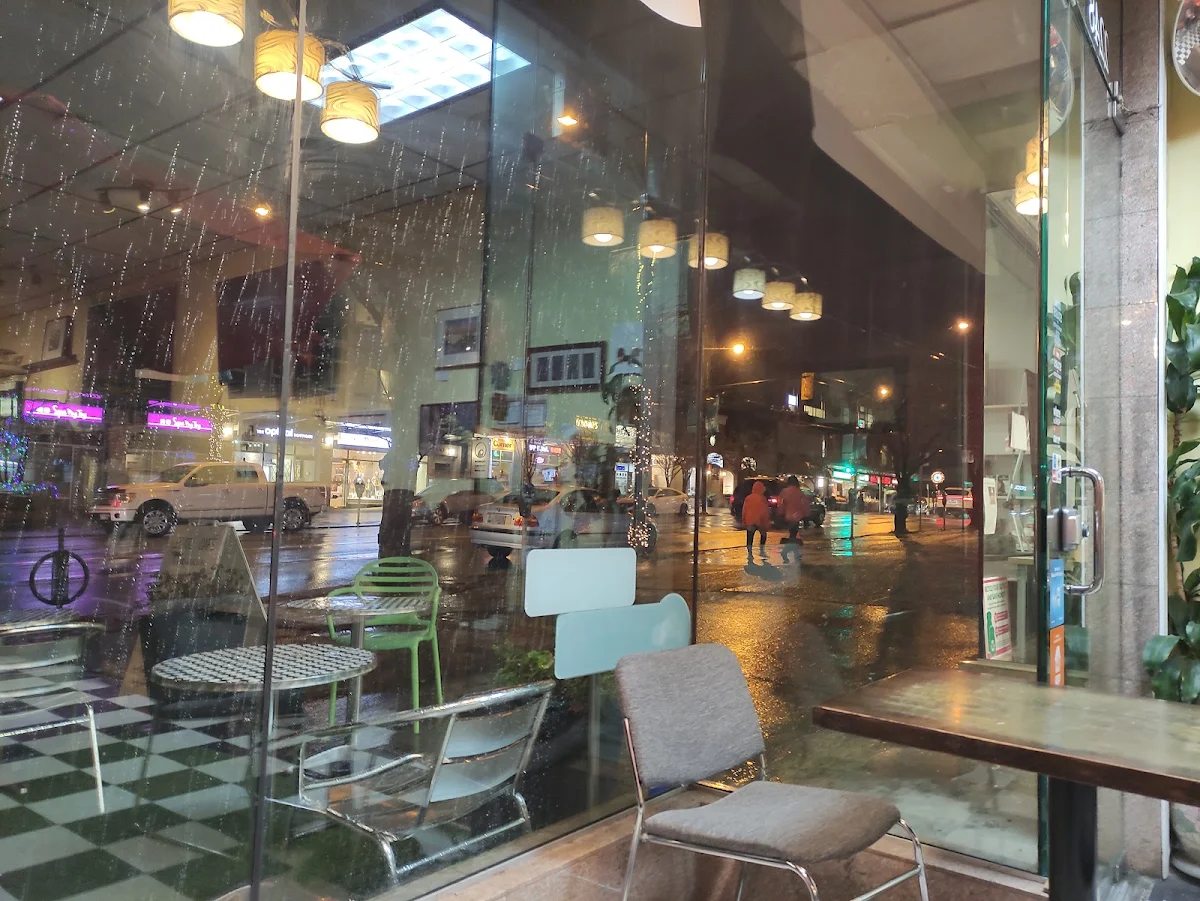 Vibe, Legato Cafe