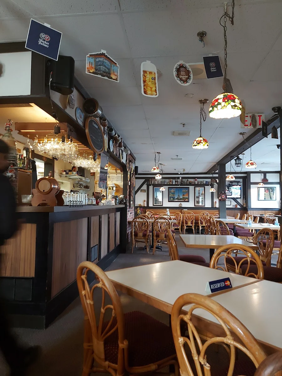 Vibe, Sauter's Inn Restaurant