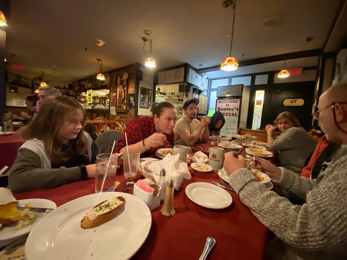 Vibe, Sauter's Inn Restaurant