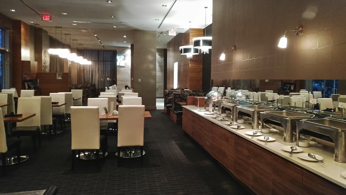 Vibe, XS Lounge and Grill