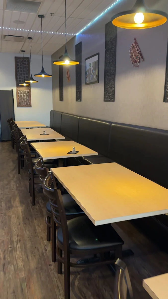 Vibe, Karahi Guys Restaurant