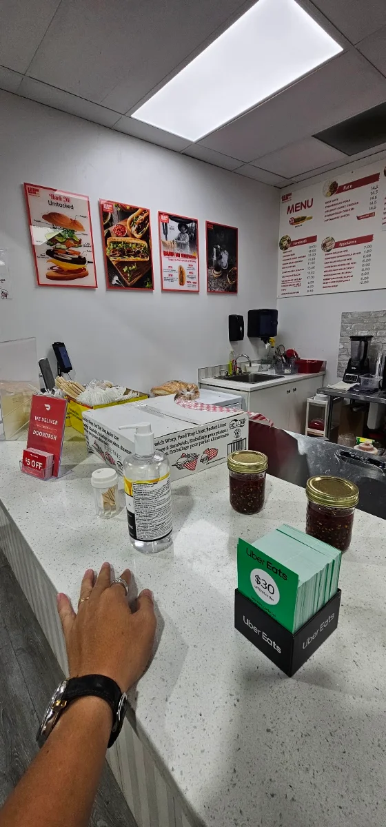 Menu, Le Bánh Mi