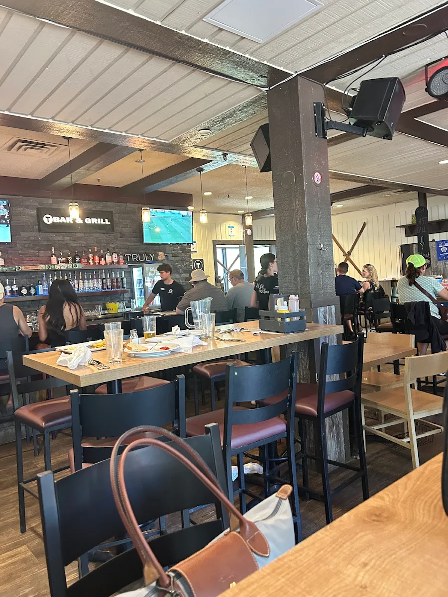 Vibe, T-Bar & Grill