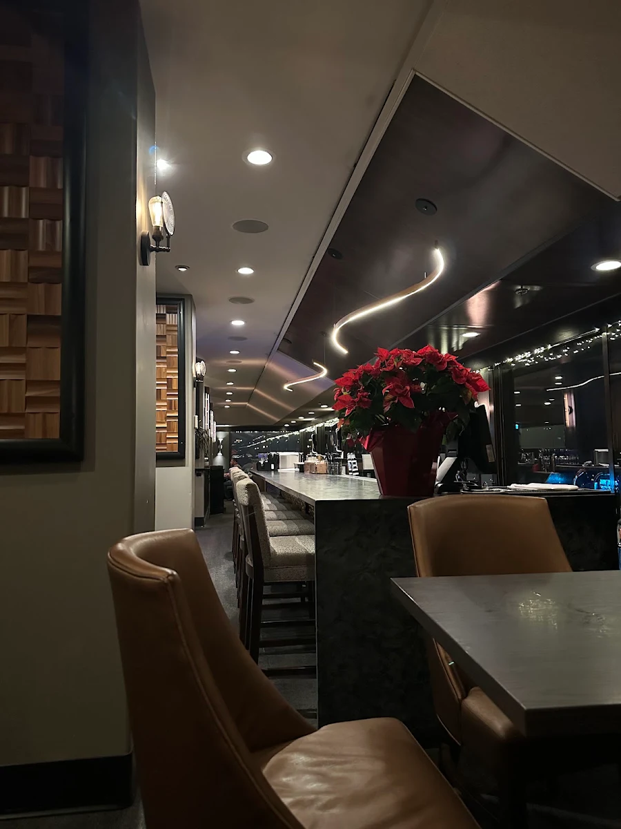 Vibe, Vista 18 Restaurant + Lounge