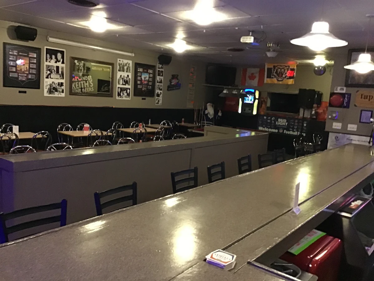 Vibe, Taps Bar & Grill