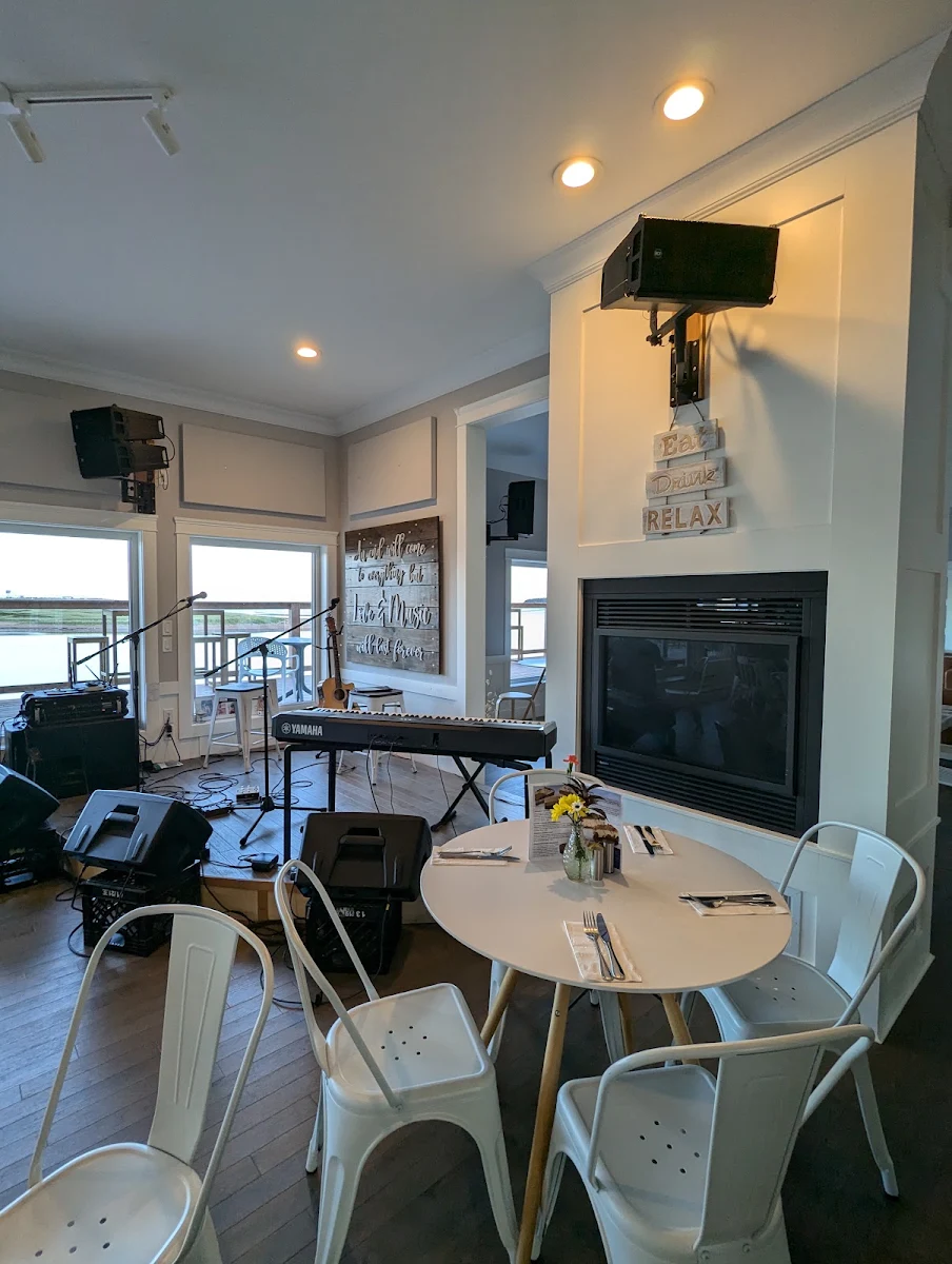 Vibe, The Fiddling Fisherman Lookout