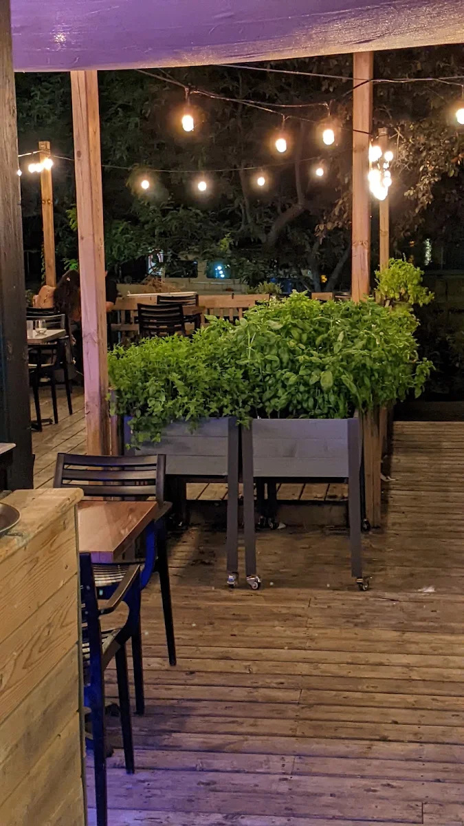 Vibe, Restaurant Le Bienheureux