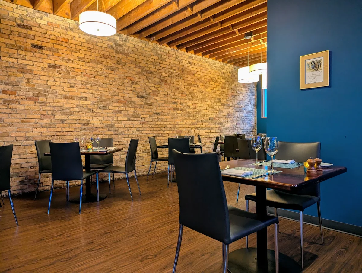 Vibe, Janet Lynn's Bistro