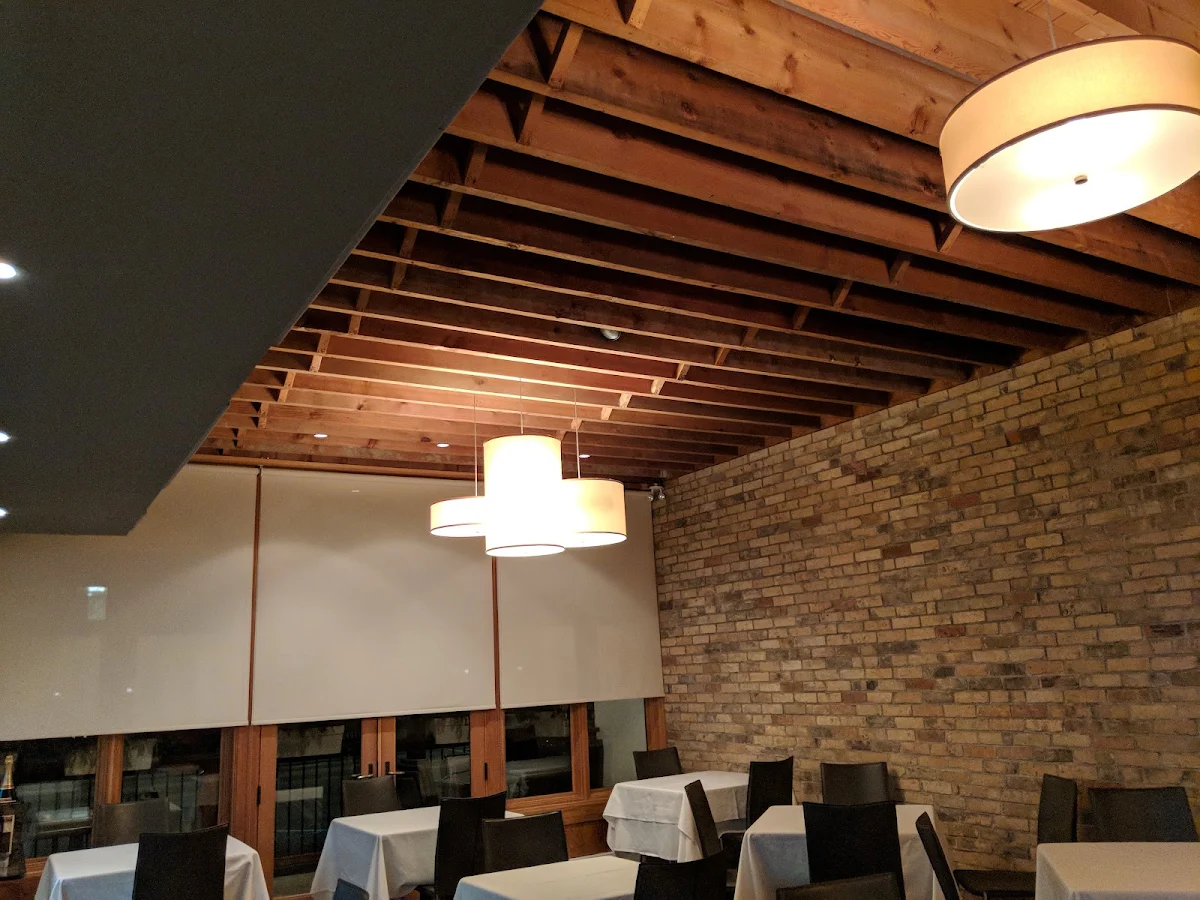 Vibe, Janet Lynn's Bistro