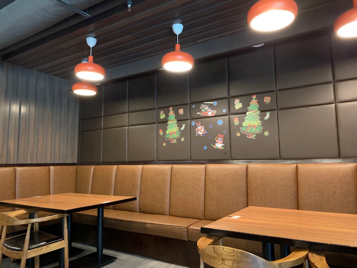 Vibe, The Red Asian Fusion Restaurant 鸿运 (HongYun)