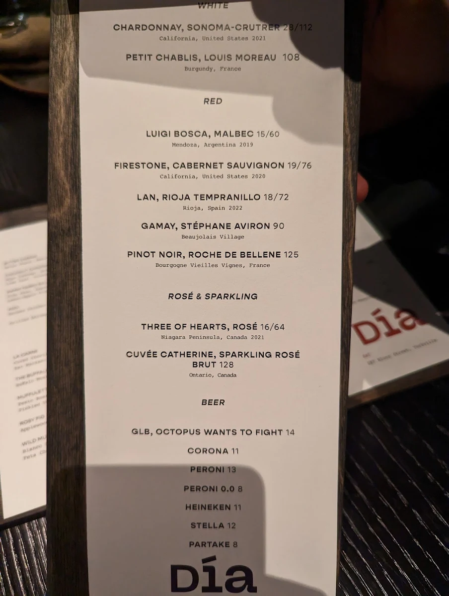 Menu, Día Restaurant and Lounge