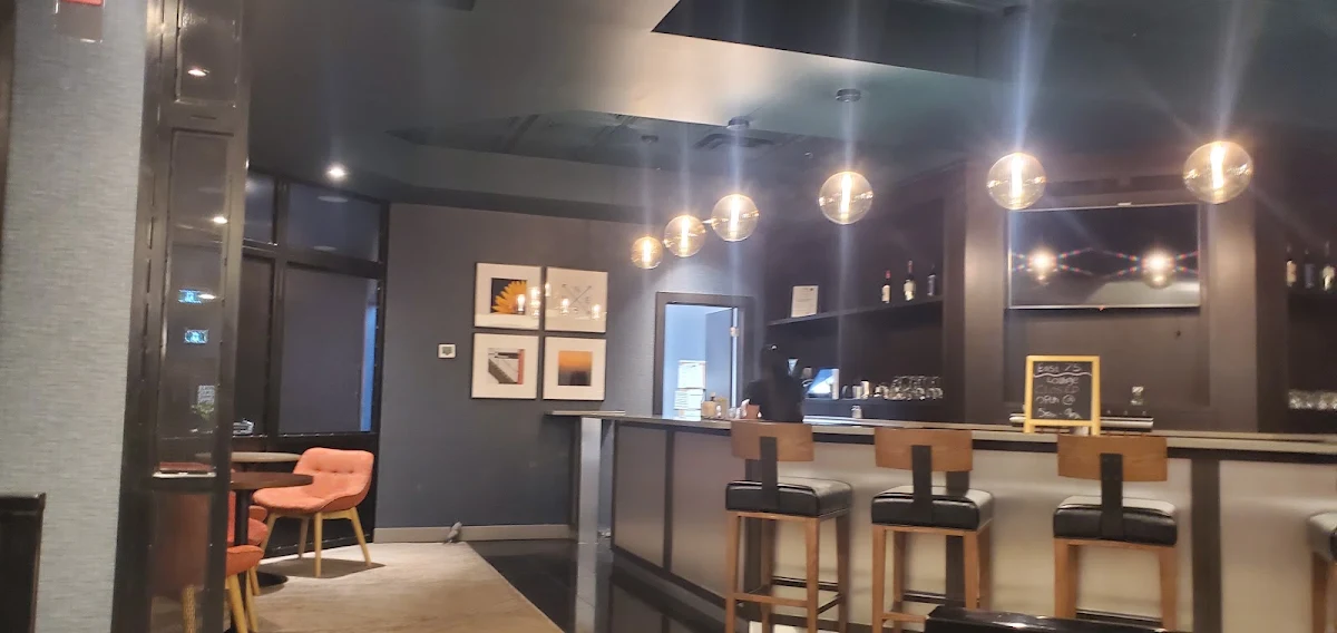 Vibe, East 75 Restaurant and Lounge