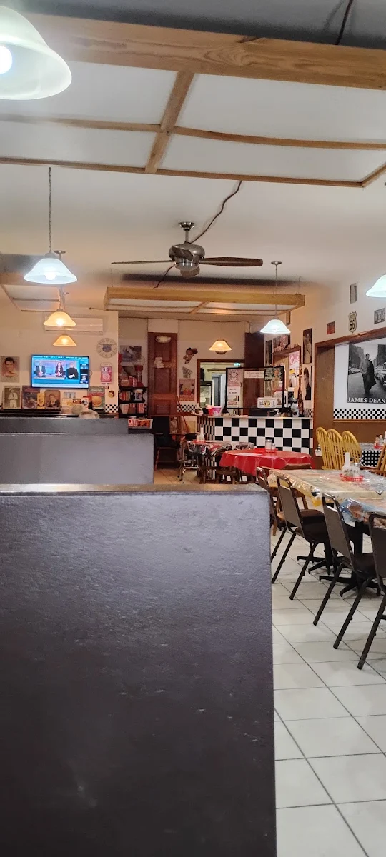 Vibe, East Side Diner