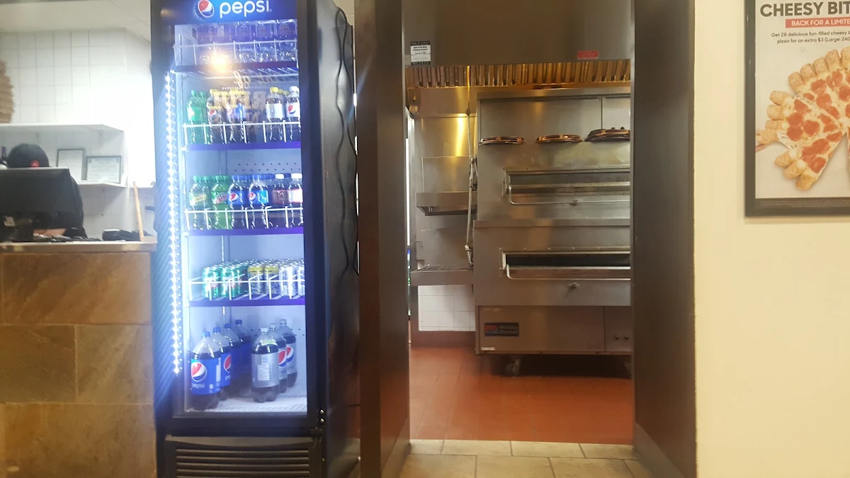 Vibe, Pizza Hut