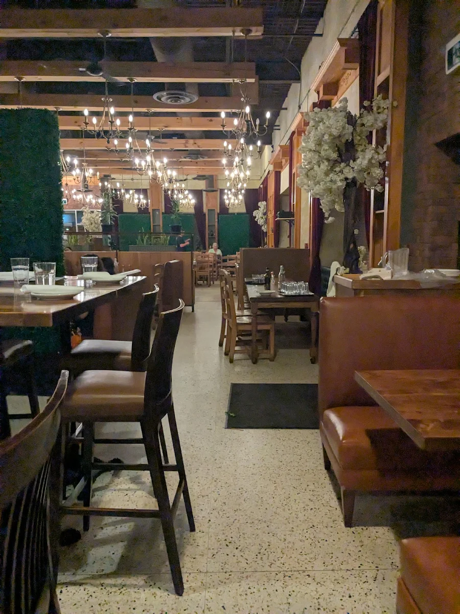 Vibe, Spago South Windsor