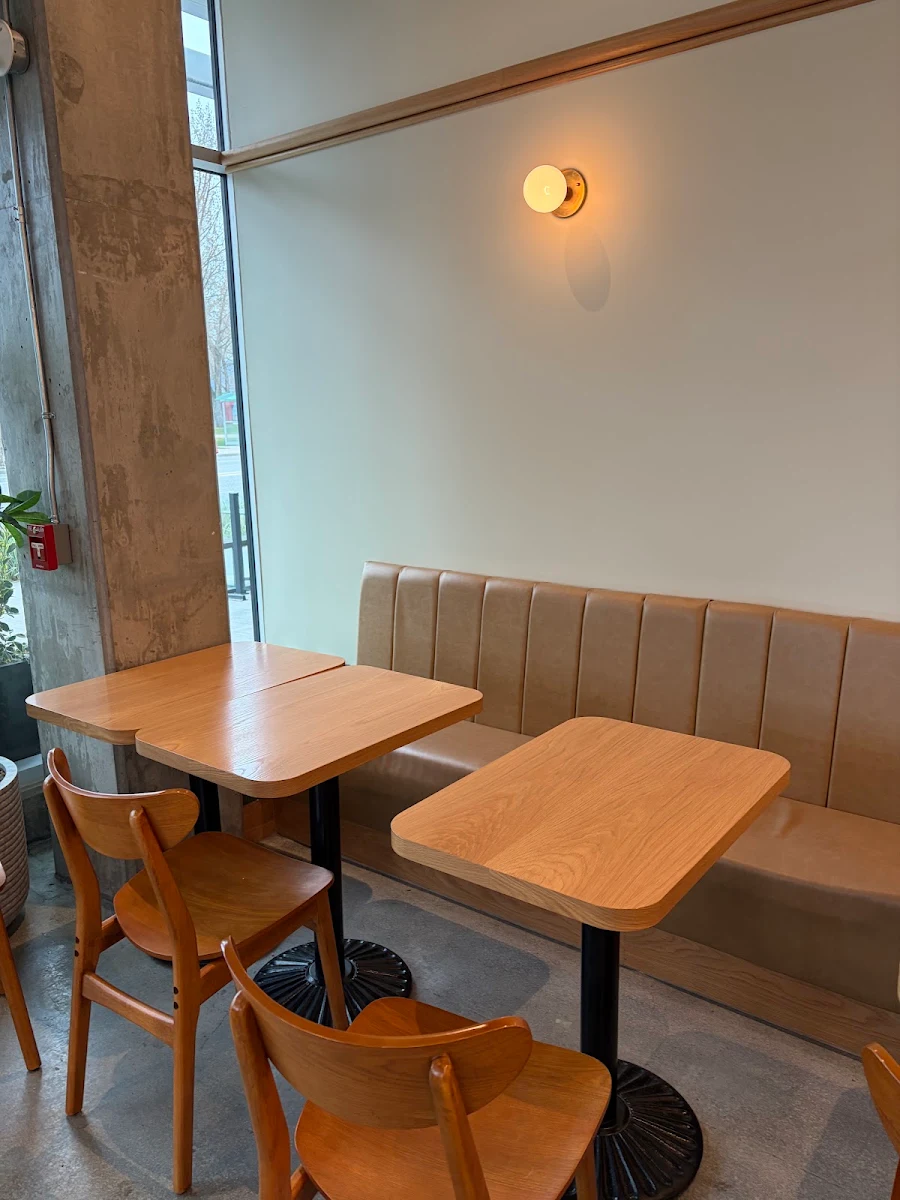 Vibe, Deville Coffee Kelowna Lakeshore