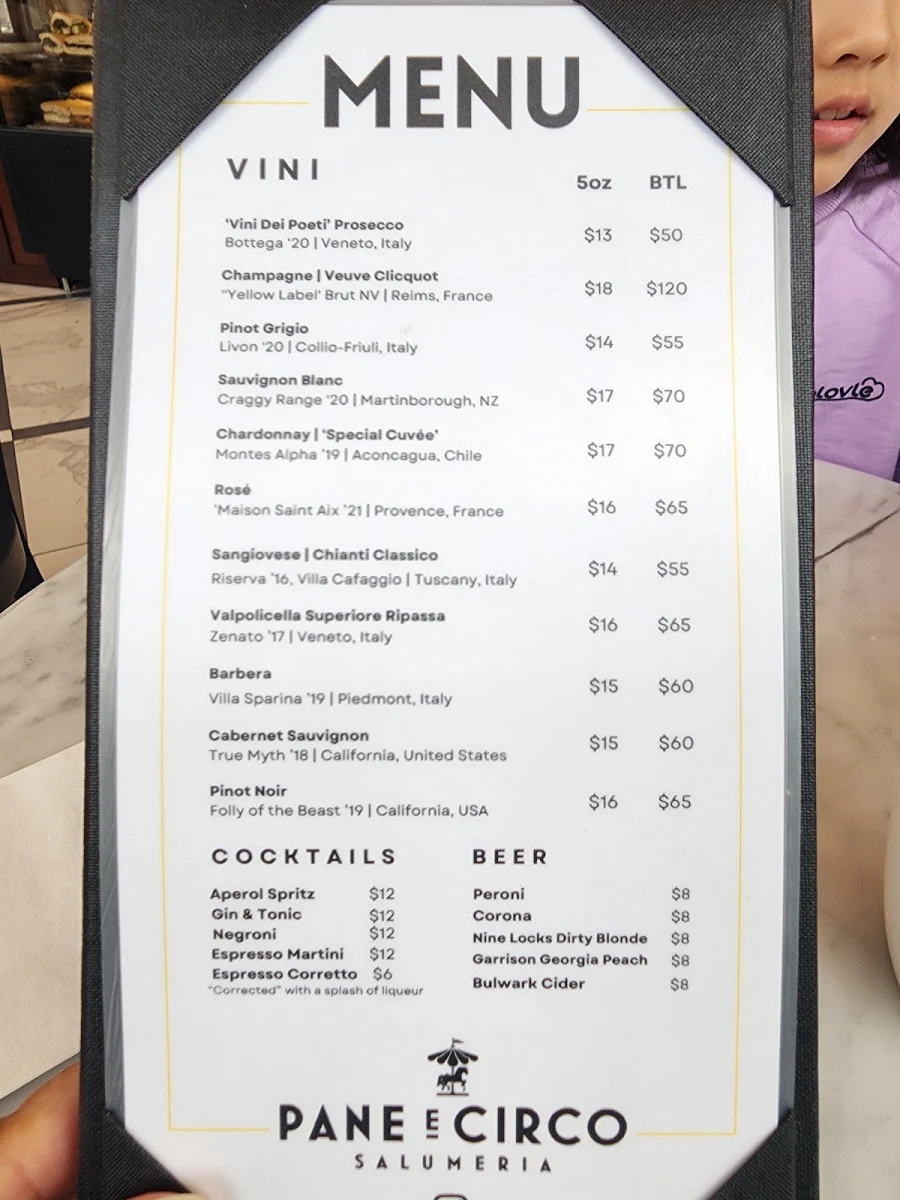 Menu, Pane e Circo