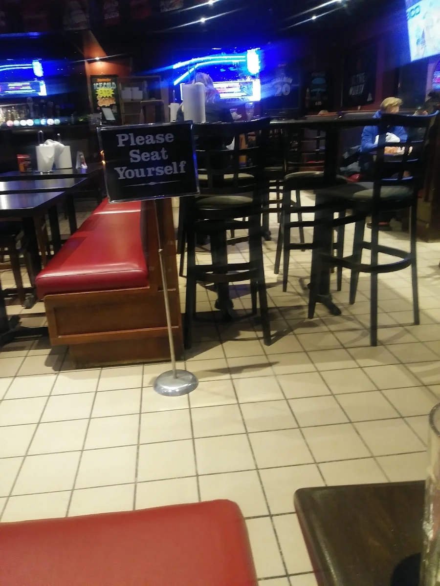 Vibe, Wingporium Sports Bar