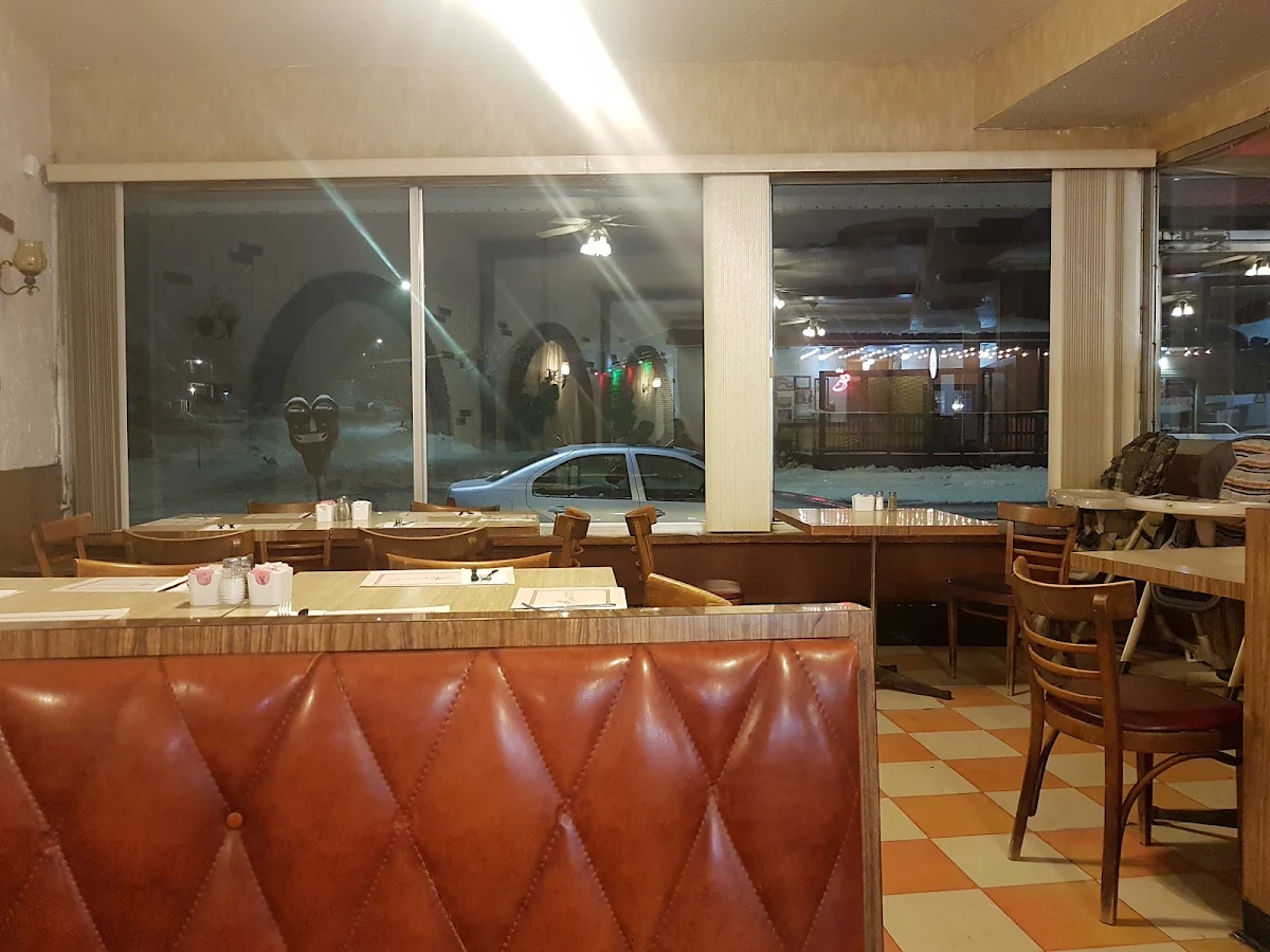 Vibe, Riverside Restaurant