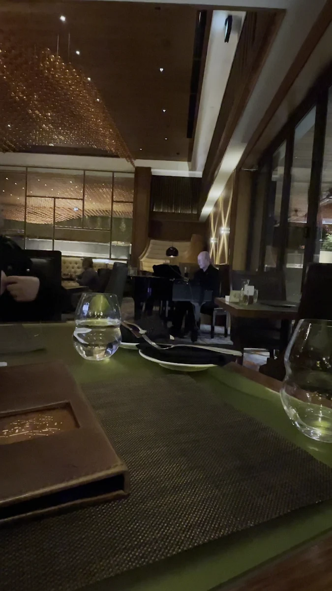 Vibe, ATLAS Steak + Fish