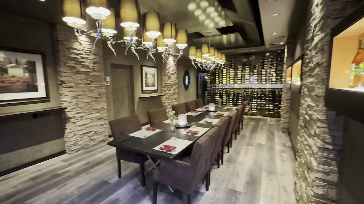 Vibe, Del's Italian Kitchen