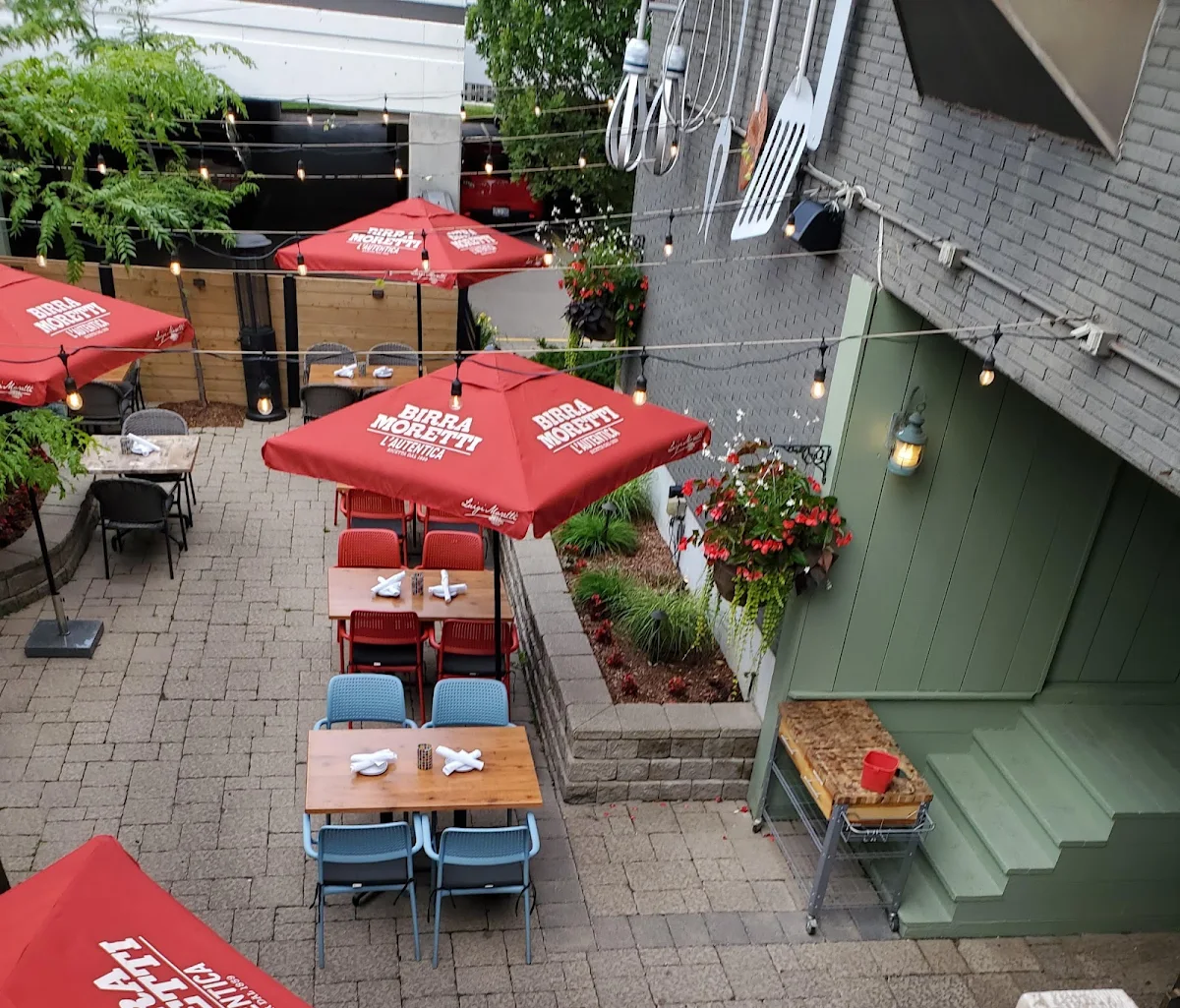 Vibe, Del's Italian Kitchen