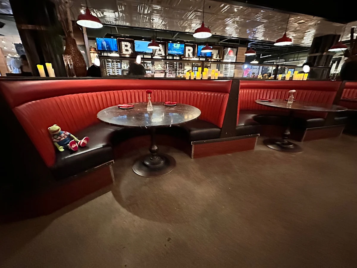 Vibe, Del's Italian Kitchen