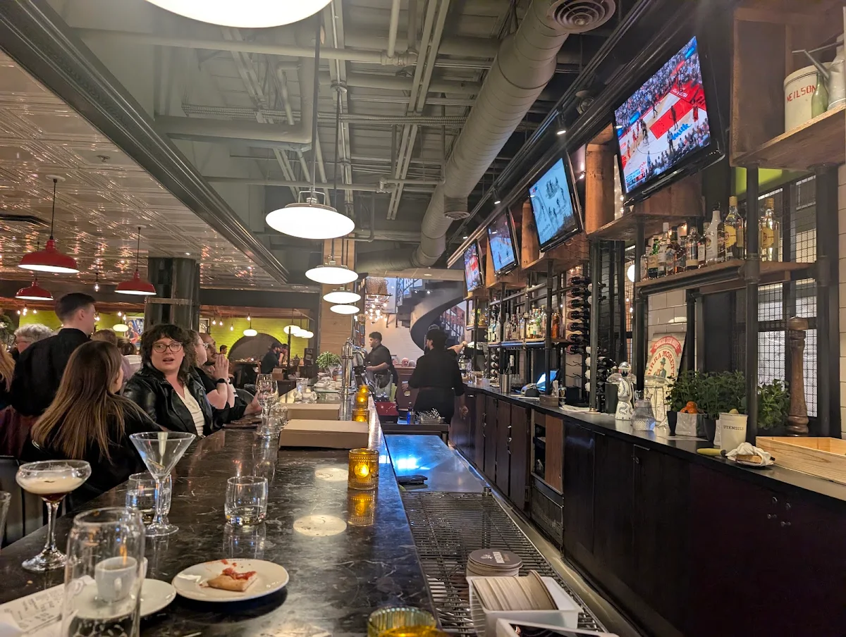 Vibe, Del's Italian Kitchen