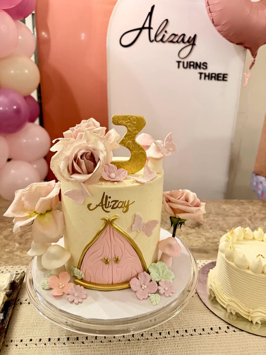 Food & drink, Le Miel Cakes
