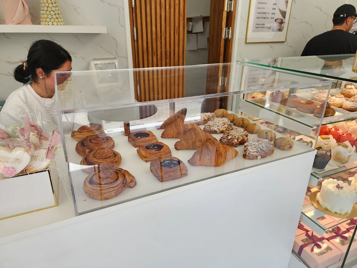 Vibe, Le Miel Cakes