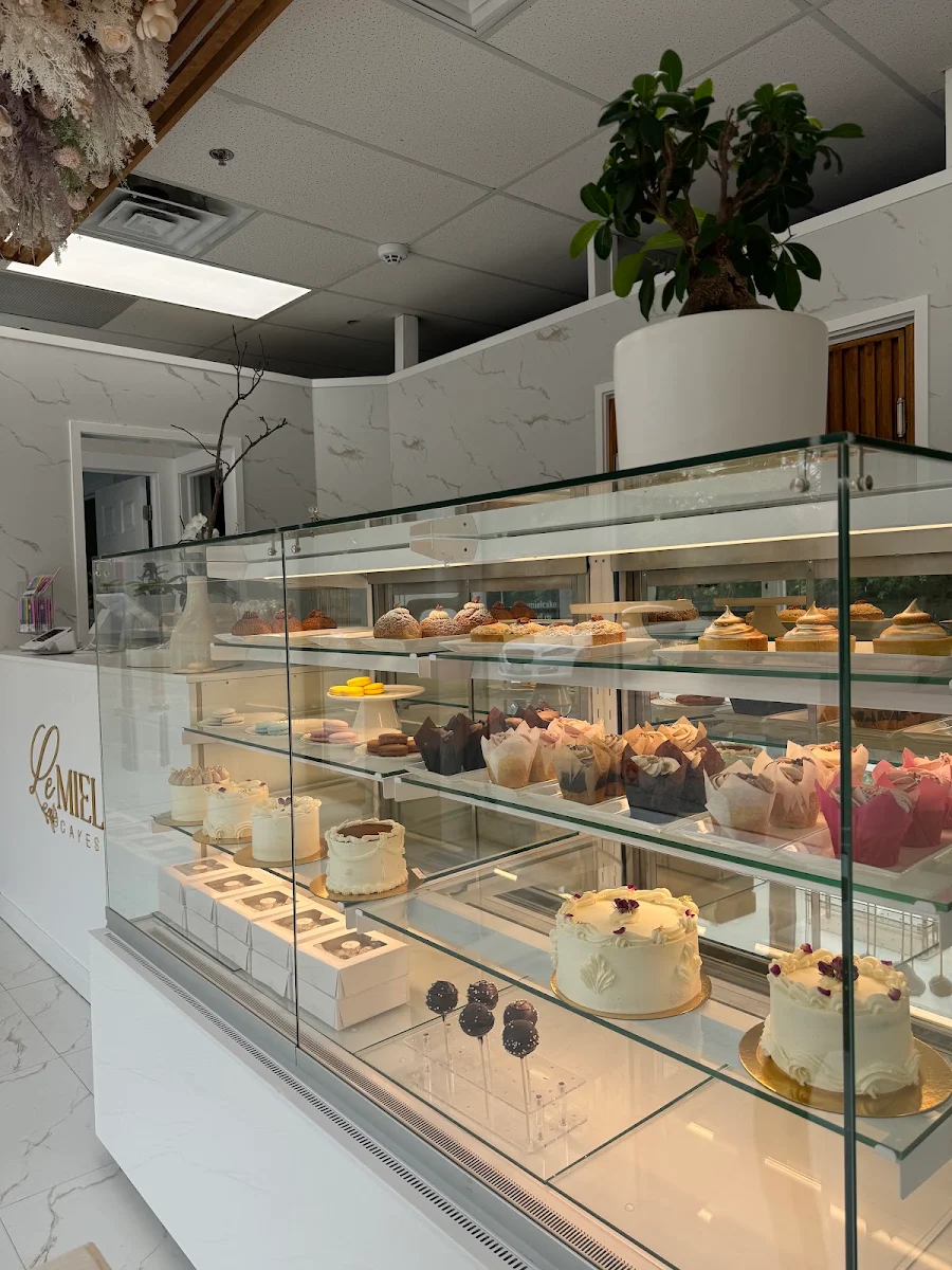 Vibe, Le Miel Cakes