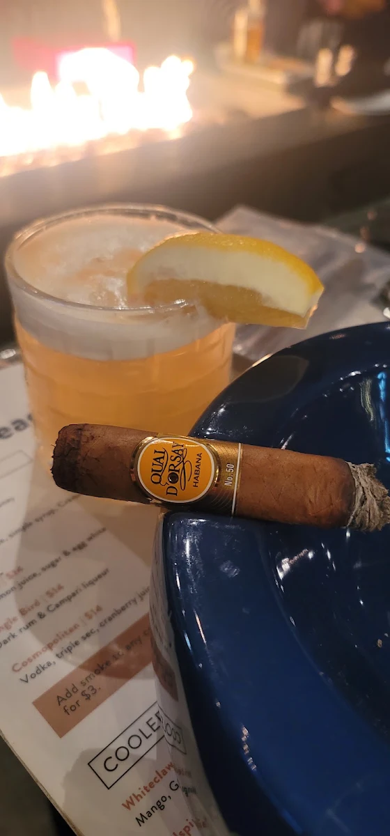 Menu, Q Cigar Room