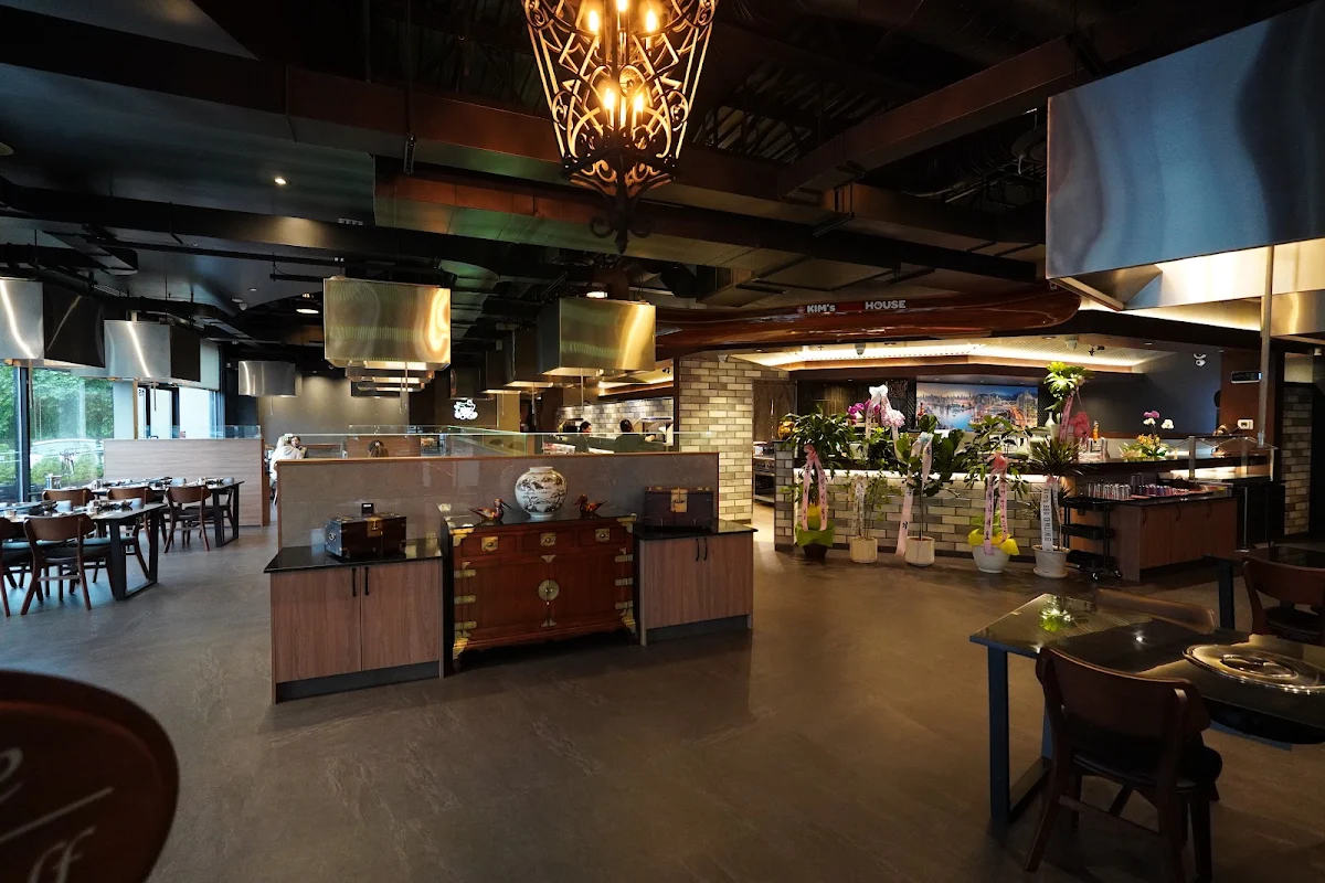 Vibe, Kim's BBQ House