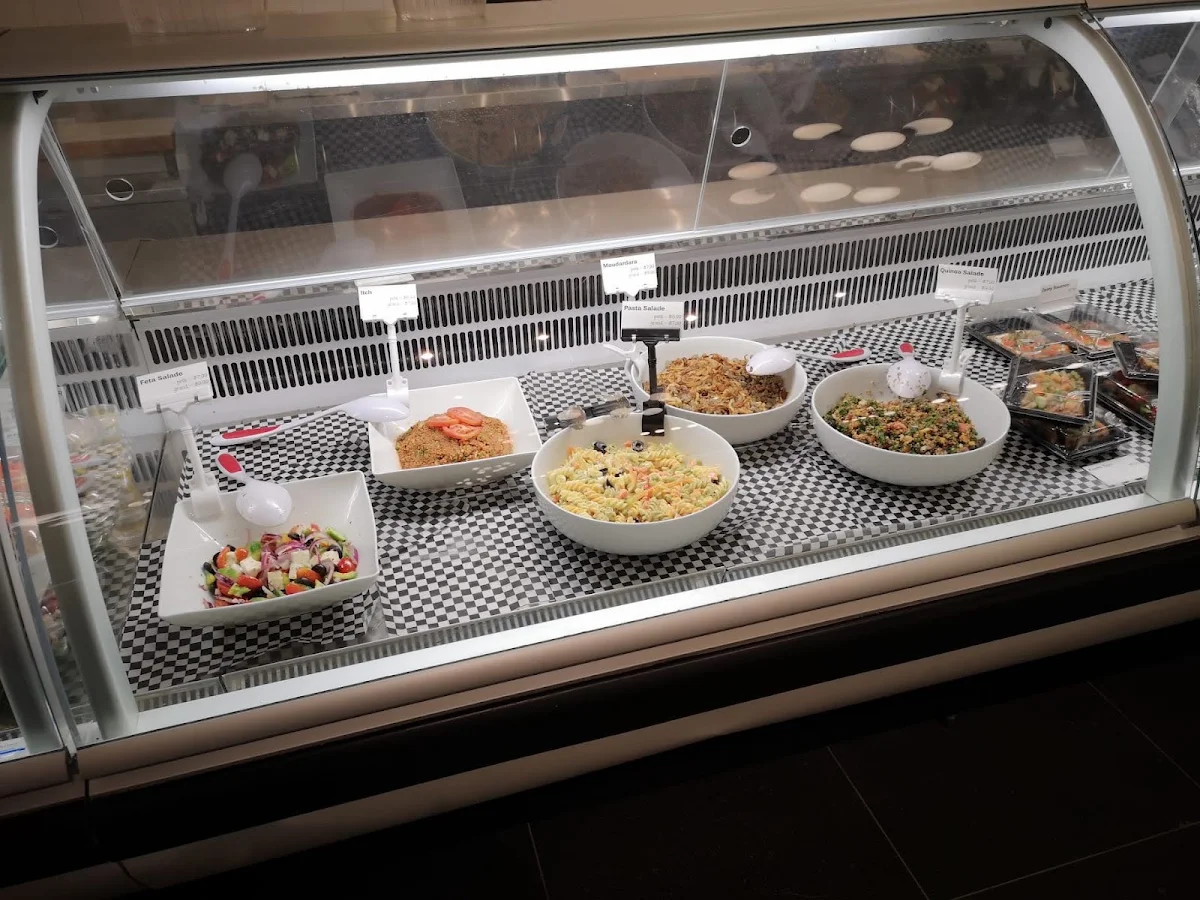 Vibe, Resto-Café . Traiteur Le 555 Midtown