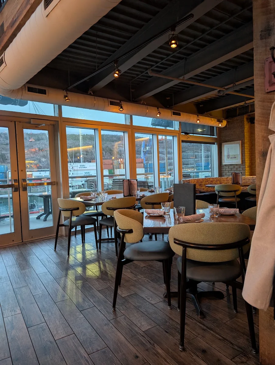 Vibe, St. John's Fish Exchange Kitchen & Wet Bar
