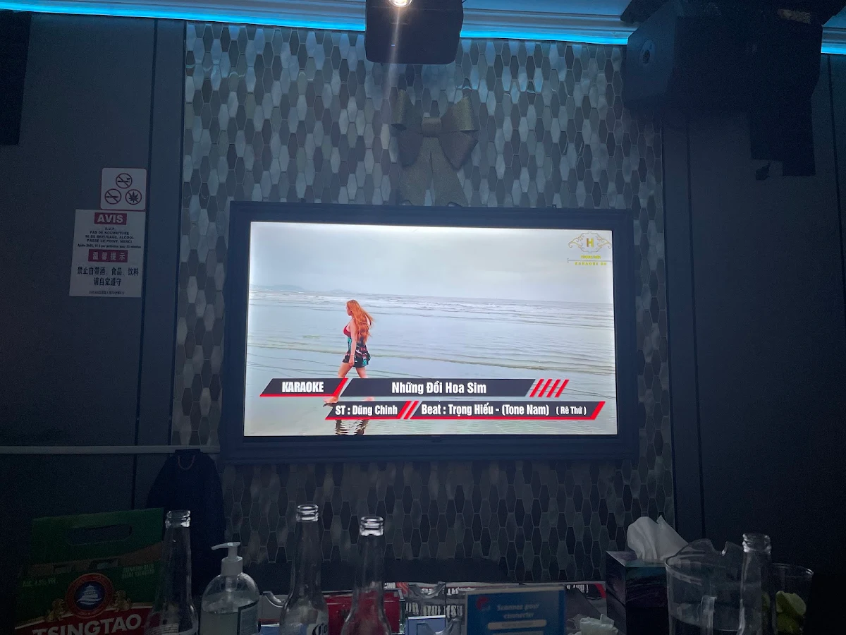 Menu, Le Mic Karaoke Lounge