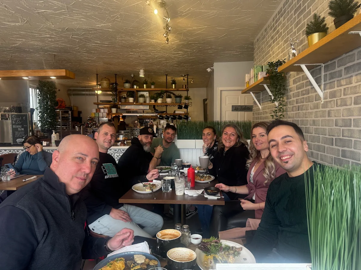 Vibe, Decourses Café