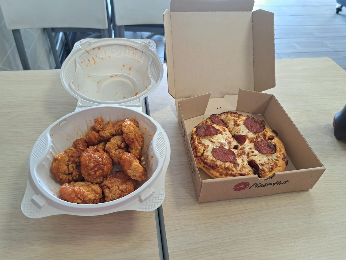 Food & drink, Pizza Hut