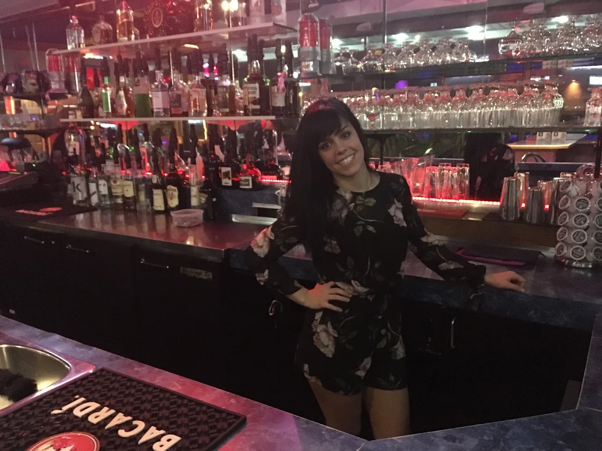 Vibe, Bar Lexus