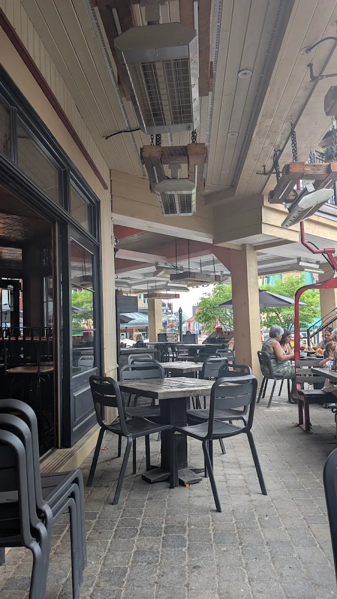 Vibe, La Forge Bistro Bar & Grill