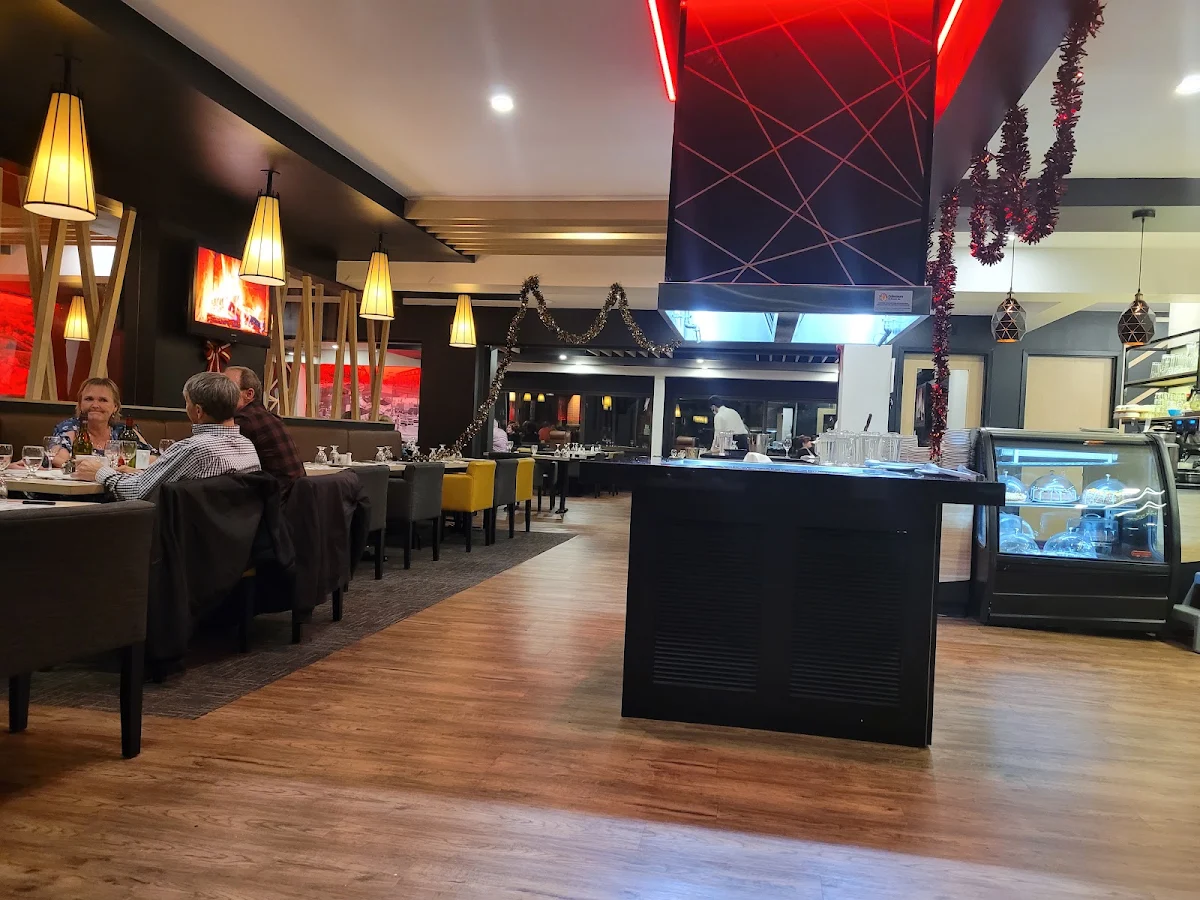 Vibe, Restaurant Qaisar's
