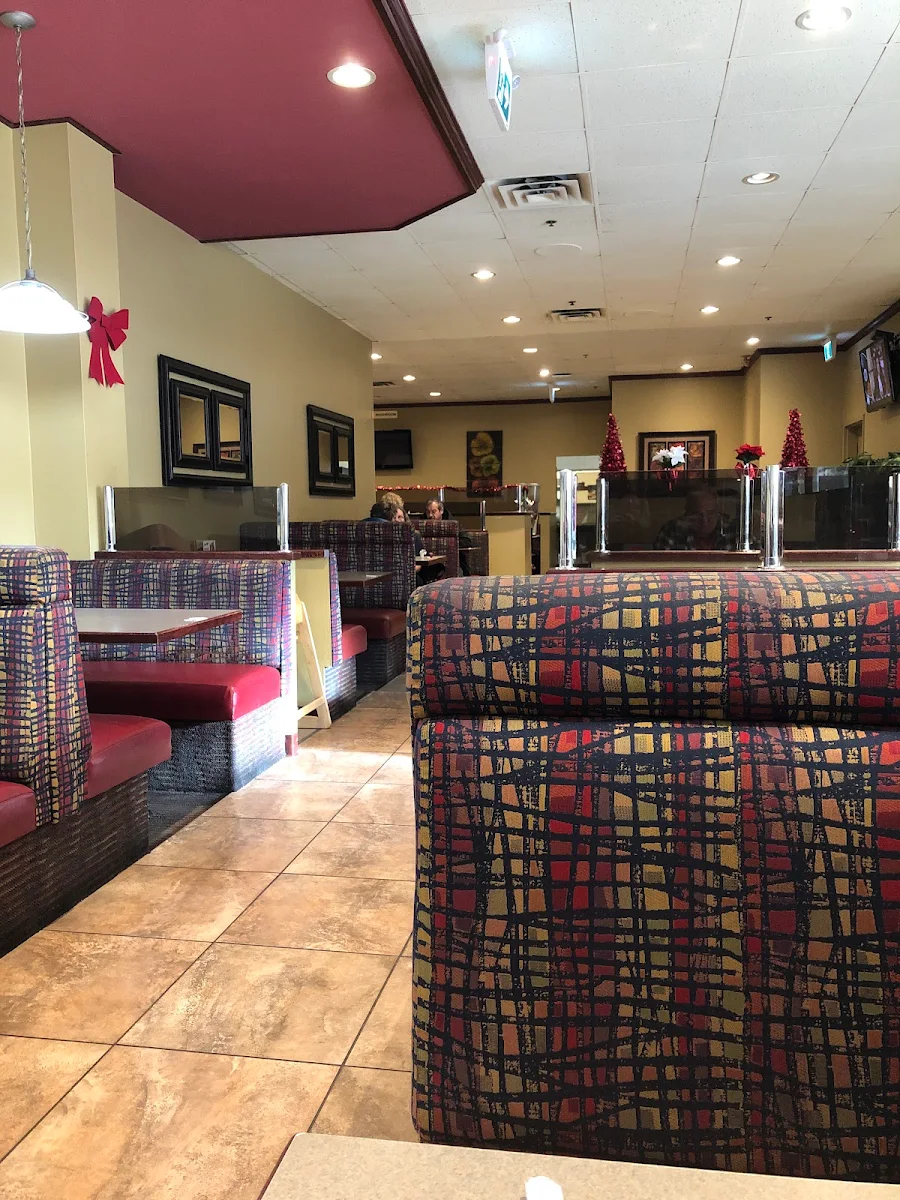 Vibe, Smitty's Restaurant & Lounge - Edmonton Millwoods