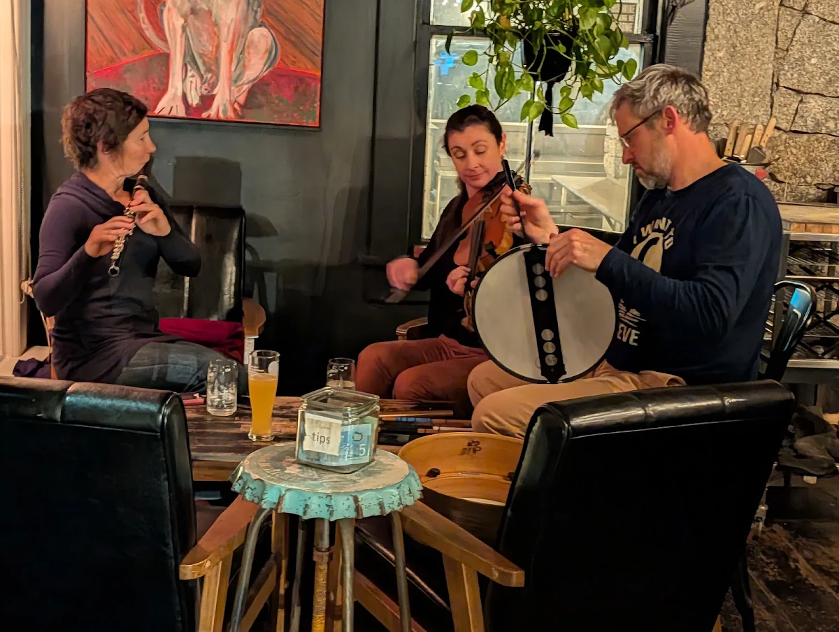 Vibe, Betty's at The Kitch