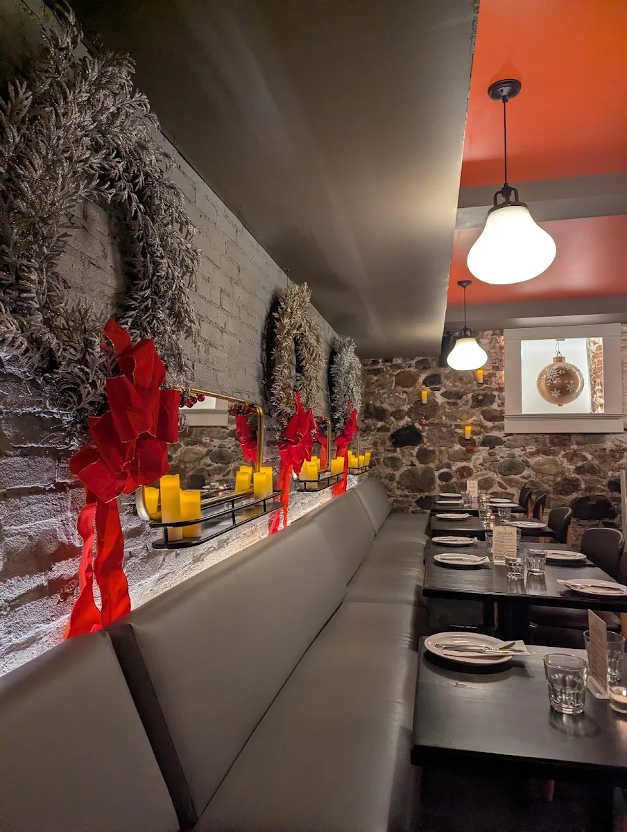 Vibe, Pazzo Pizzeria