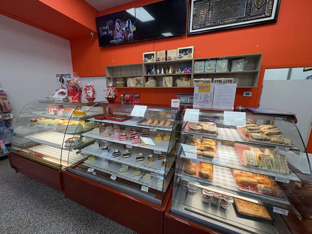 Vibe, Manohar Vegetarian Bakery (Maple)