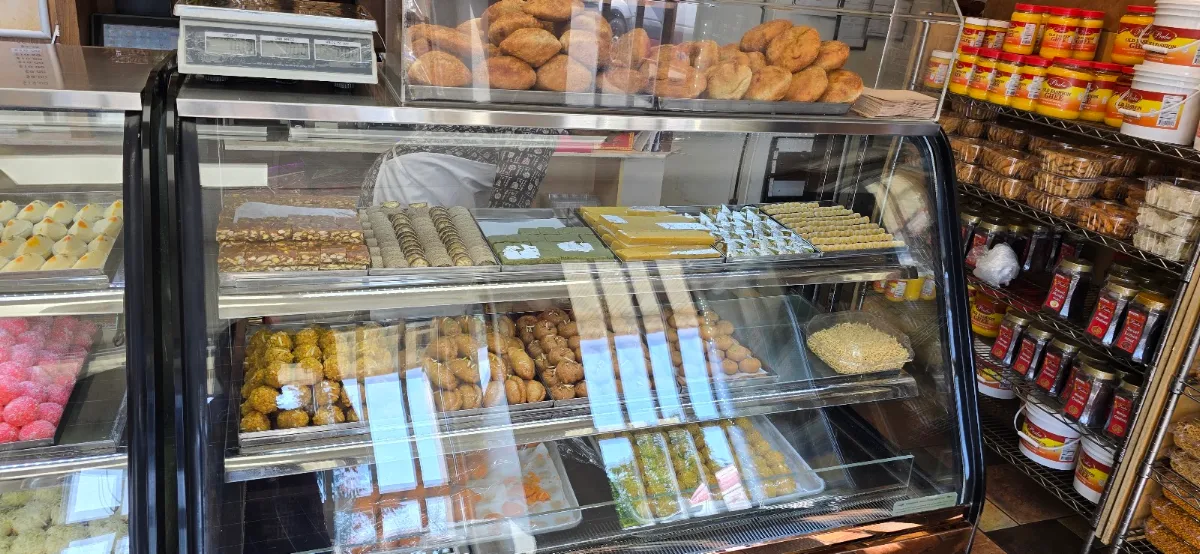Vibe, Prabu Sweets