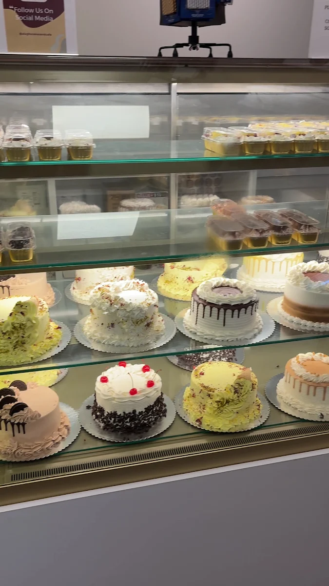 Vibe, Alagh’s Cakes & Cafe