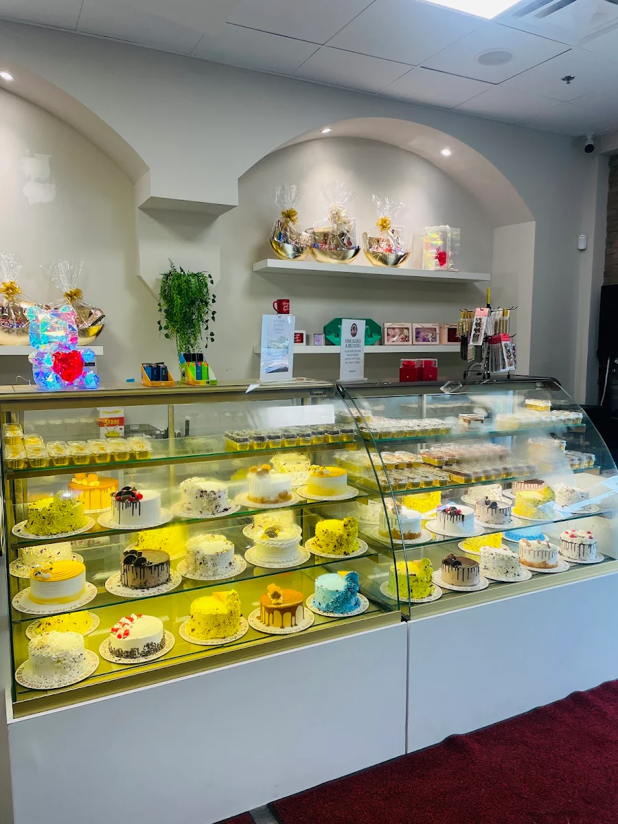 Vibe, Alagh’s Cakes & Cafe