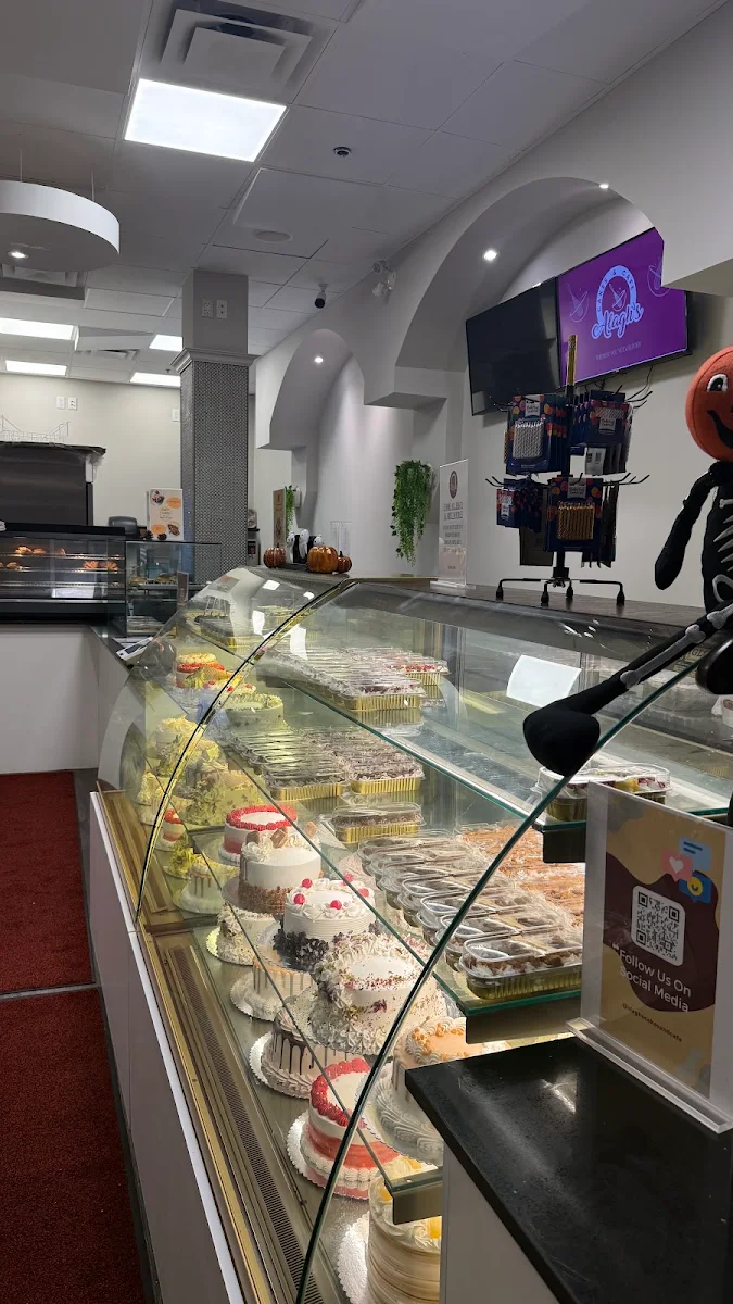 Vibe, Alagh’s Cakes & Cafe